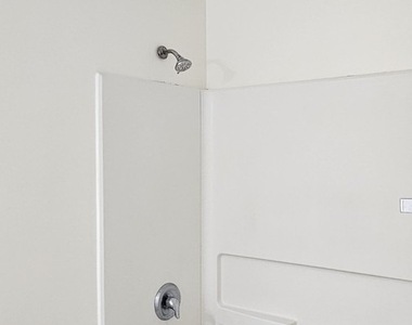 833 Village Quarter Road - Photo Thumbnail 24