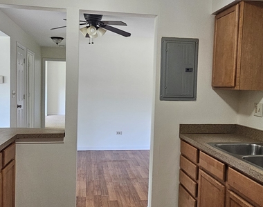 833 Village Quarter Road - Photo Thumbnail 7
