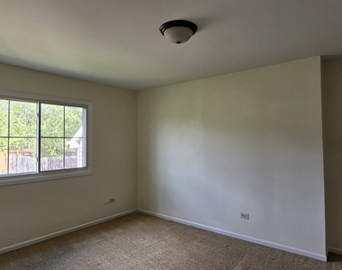 833 Village Quarter Road - Photo Thumbnail 16