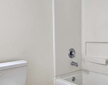 833 Village Quarter Road - Photo Thumbnail 25