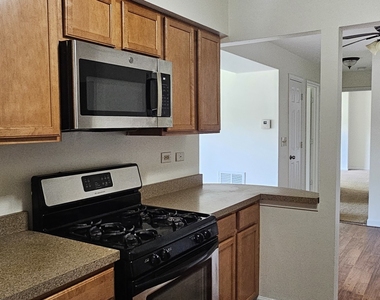 833 Village Quarter Road - Photo Thumbnail 5