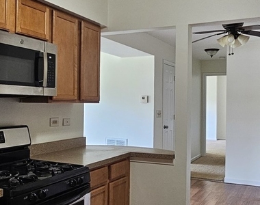 833 Village Quarter Road - Photo Thumbnail 9