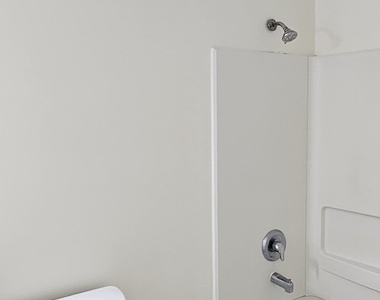 833 Village Quarter Road - Photo Thumbnail 23
