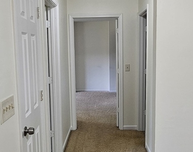 833 Village Quarter Road - Photo Thumbnail 20