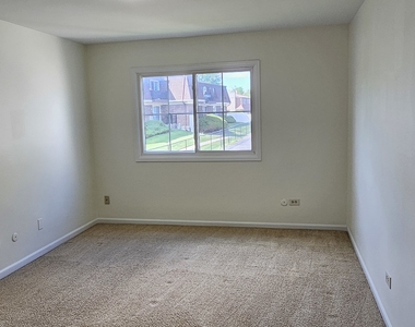 833 Village Quarter Road - Photo Thumbnail 19