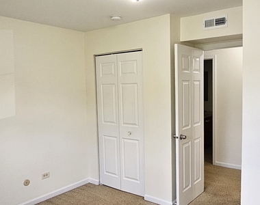 833 Village Quarter Road - Photo Thumbnail 15