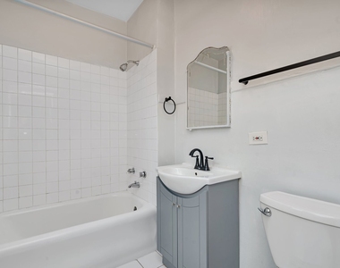 317 W Calendar Avenue - Photo Thumbnail 15