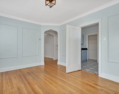 317 W Calendar Avenue - Photo Thumbnail 13
