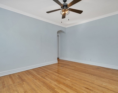 317 W Calendar Avenue - Photo Thumbnail 10