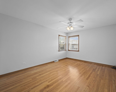 8610 W Summerdale Avenue - Photo Thumbnail 9