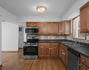 8610 W Summerdale Avenue - Photo Thumbnail 7