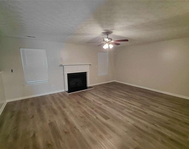5573 Rock Lake Drive - Photo Thumbnail 3