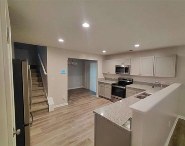 5573 Rock Lake Drive - Photo Thumbnail 2