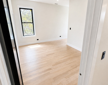 1416 N Maplewood Avenue - Photo Thumbnail 9