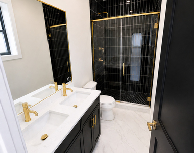 1416 N Maplewood Avenue - Photo Thumbnail 6