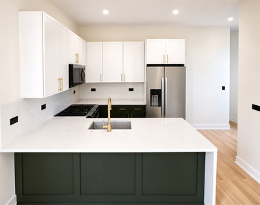 1416 N Maplewood Avenue - Photo Thumbnail 2