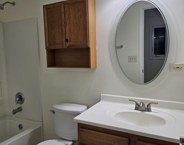 833 Village Quarter Road - Photo Thumbnail 20