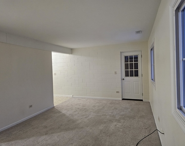 833 Village Quarter Road - Photo Thumbnail 6