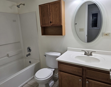 833 Village Quarter Road - Photo Thumbnail 19