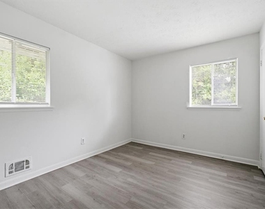 1947 Grange Drive Se - Photo Thumbnail 10