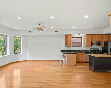 6133 S Drexel Avenue - Photo Thumbnail 2