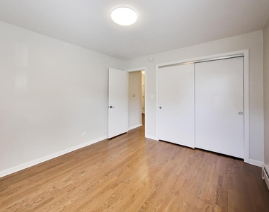 8212 W Walsh Lane - Photo Thumbnail 18