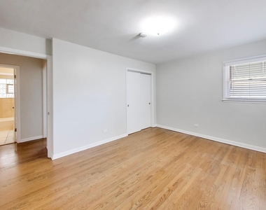 8212 W Walsh Lane - Photo Thumbnail 23