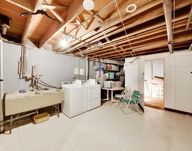 8212 W Walsh Lane - Photo Thumbnail 27