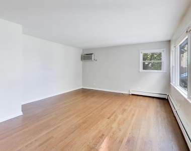 8212 W Walsh Lane - Photo Thumbnail 9