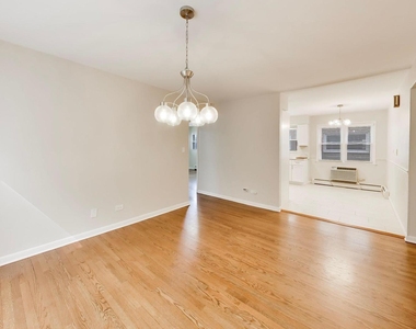 8212 W Walsh Lane - Photo Thumbnail 5