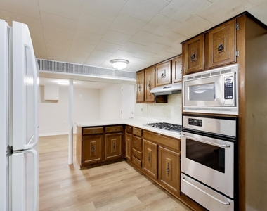8212 W Walsh Lane - Photo Thumbnail 15