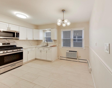8212 W Walsh Lane - Photo Thumbnail 3