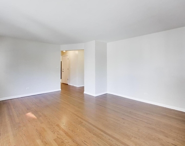 8212 W Walsh Lane - Photo Thumbnail 8