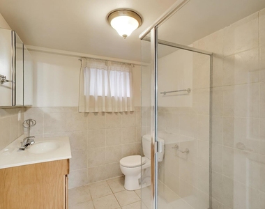 8212 W Walsh Lane - Photo Thumbnail 10