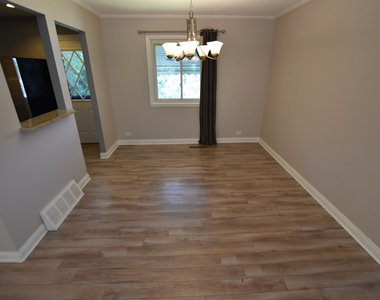7852 Sprucewood Avenue - Photo Thumbnail 9