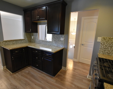 7852 Sprucewood Avenue - Photo Thumbnail 17