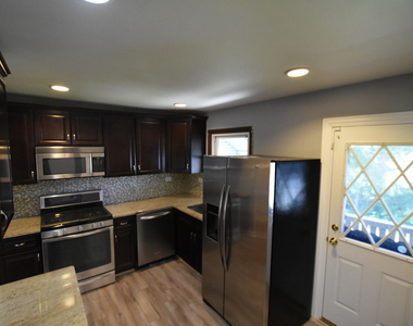 7852 Sprucewood Avenue - Photo Thumbnail 14