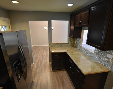 7852 Sprucewood Avenue - Photo Thumbnail 16