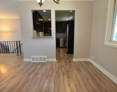 7852 Sprucewood Avenue - Photo Thumbnail 12