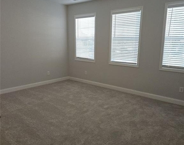 1574 Gin Blossom Circle - Photo Thumbnail 2