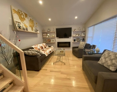 4532 Pershing Avenue - Photo Thumbnail 1