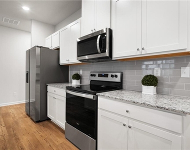 5332 Melbourne Lane - Photo Thumbnail 3