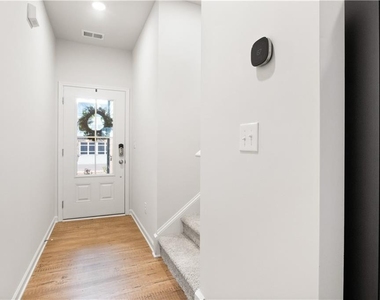 5332 Melbourne Lane - Photo Thumbnail 11