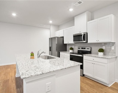 5332 Melbourne Lane - Photo Thumbnail 9