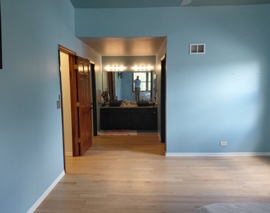 530 Eagle Ridge Lane - Photo Thumbnail 7