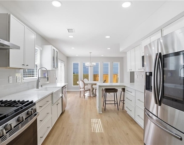 746 Joseph E Lowery Boulevard Sw - Photo Thumbnail 13