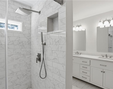 746 Joseph E Lowery Boulevard Sw - Photo Thumbnail 16