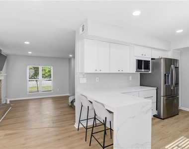 746 Joseph E Lowery Boulevard Sw - Photo Thumbnail 11