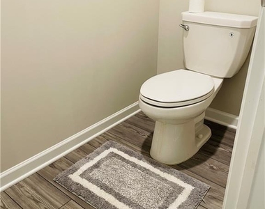 107 Wynn Way - Photo Thumbnail 8