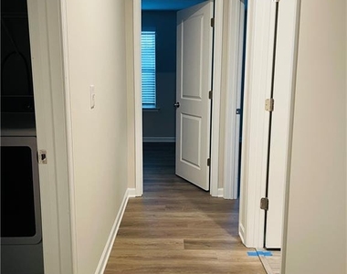 107 Wynn Way - Photo Thumbnail 16
